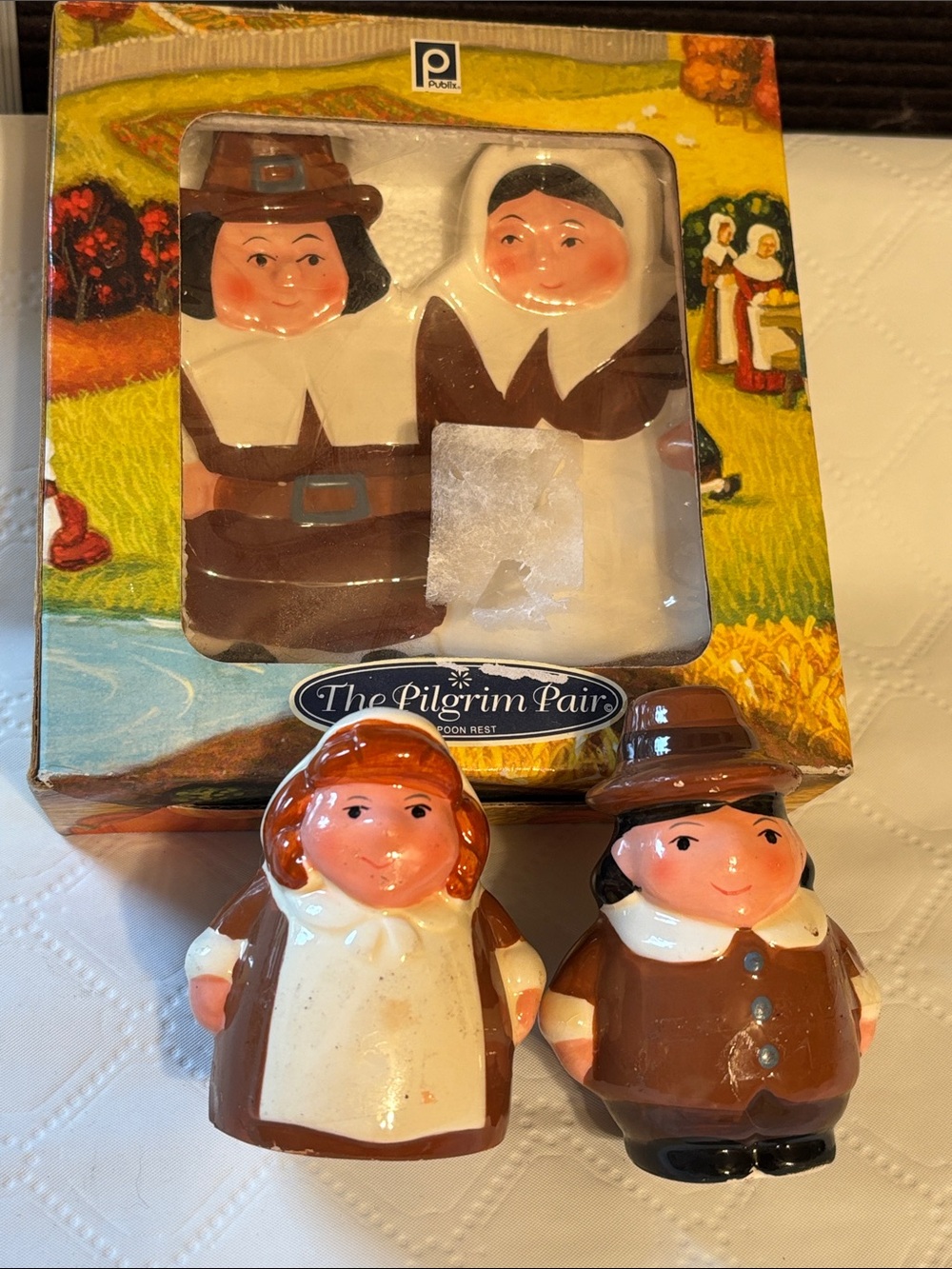 Publix The Pilgrim Pair Salt and Pepper Shakers and Spoon Rest Brown & White